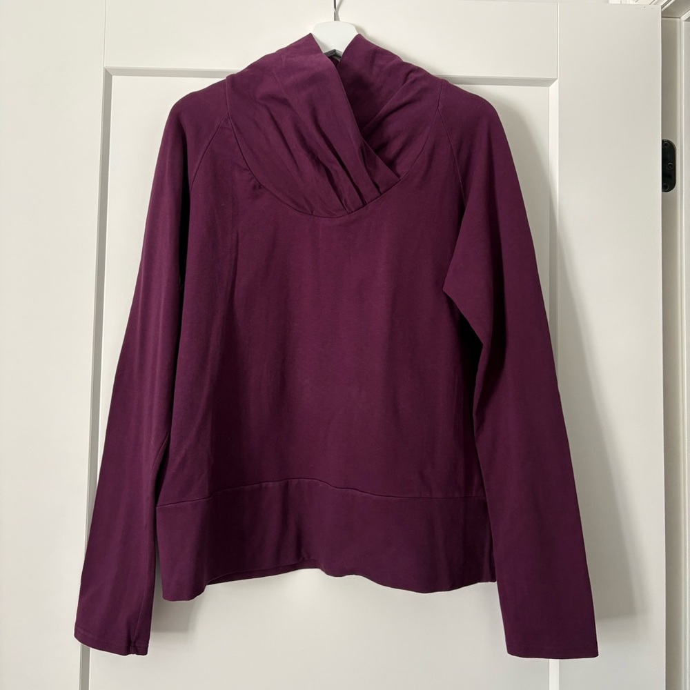 Figs Women's Hoodie in Plum